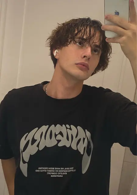 Я Killian, 21, знакомлюсь на одну ночь в Симферополе