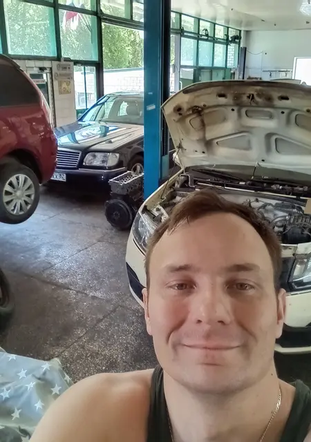 Я Иван, 37, знакомлюсь для открытые отношения в Керчи