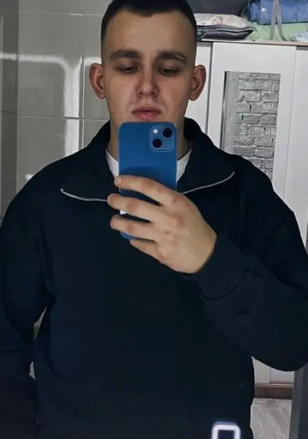 Я Иван, 22, из Солнечногорска, ищу знакомства без обязательств