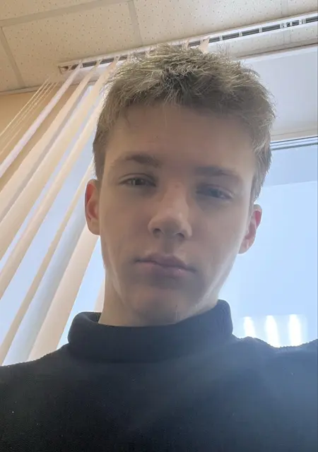 Я Илья, 18, из Саранска, ищу знакомства без обязательств