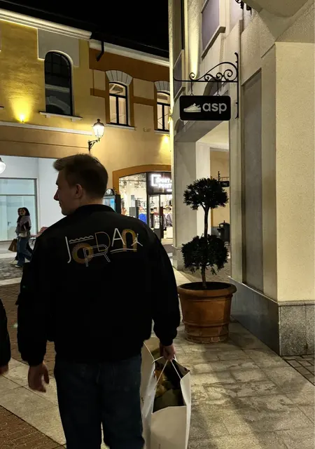 Я Лев, 23, знакомлюсь для открытые отношения в Балашихе