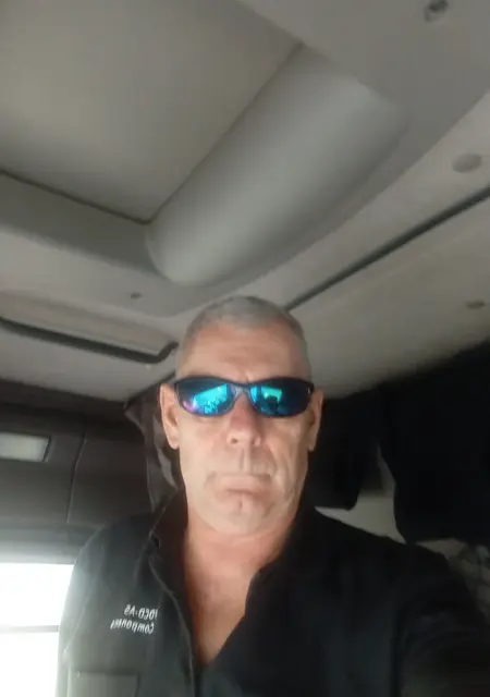 Я Николай, 55, из Москвы, ищу знакомства без обязательств