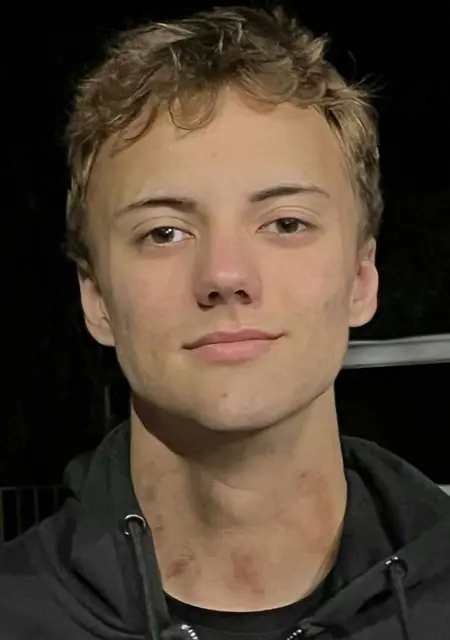 Я Сема, 18, знакомлюсь для открытые отношения в Хабаровске