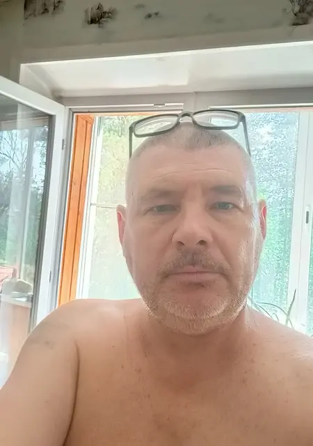 Виталий из Ульяновска, ищу на сайте знакомства без обязательств