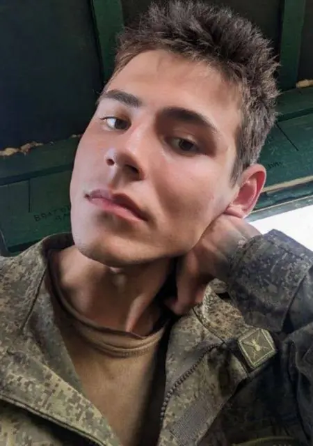 Данил из Электростали, мне 21, познакомлюсь для постоянных отношений