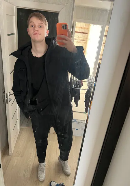 Илья из Норильска, мне 23, познакомлюсь для приятного времяпровождения