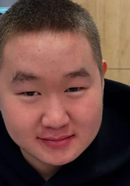 Mengi из Красноярска, мне 19, познакомлюсь без обязательств