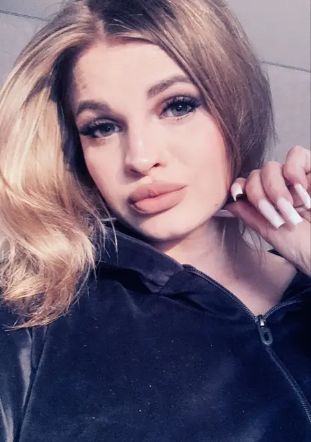 Карина из Белоусова, ищу на сайте вирта