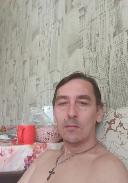 Костя из Екатеринбурга, мне 42, познакомлюсь на одну ночь