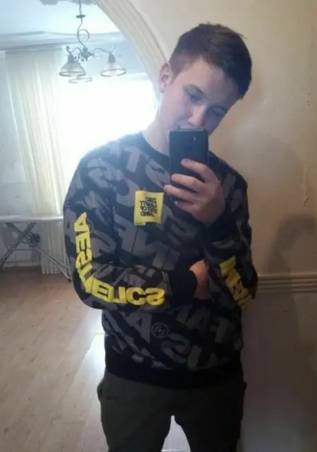 Я Никита, 24, из Железногорска, ищу знакомства на одну ночь