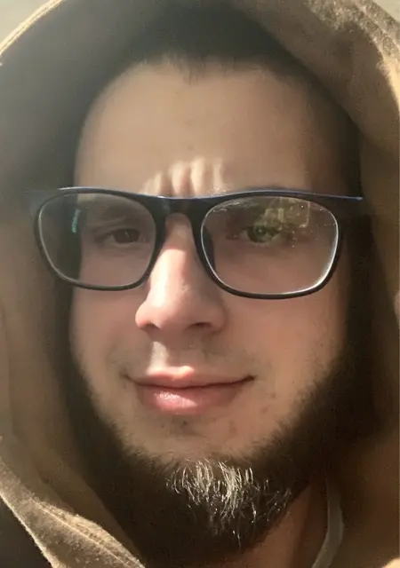 Я Дима, 20, из Старого Оскола, ищу знакомства на одну ночь