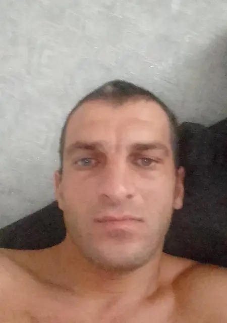 Рефат из Ялты, мне 37, познакомлюсь на одну ночь