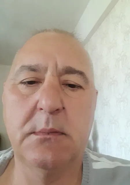 Я Кирилл, 52, из Ижевска, ищу знакомства без обязательств