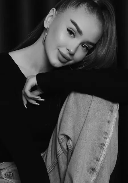 Я Виктория, 20, из Екатеринбурга, ищу знакомство для общения