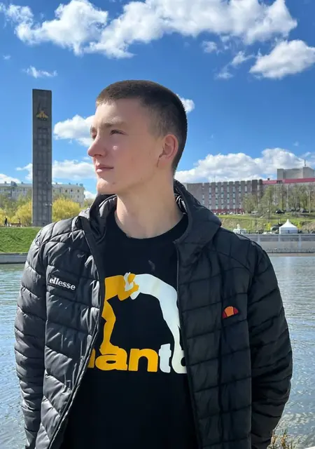 Максим из Орла, мне 19, познакомлюсь на одну ночь