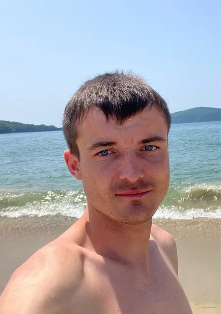 Максим из Хабаровска, ищу на сайте знакомства на одну ночь