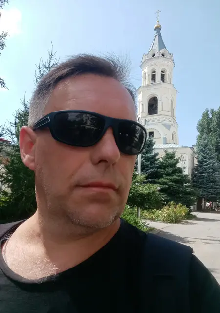 Влад из Краснодара, ищу на сайте знакомства на одну ночь