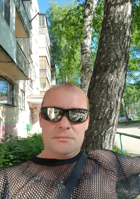 Я Сергей, 39, знакомлюсь на одну ночь в Томске