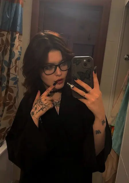 Я Лейла, 18, из Михайловска, ищу знакомство для общения