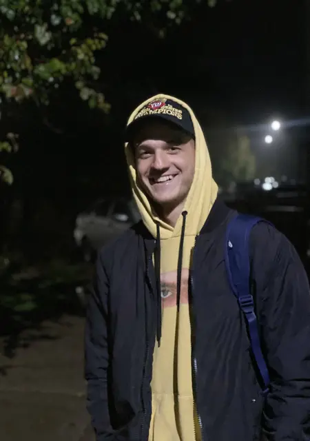 Я Роман, 25, из Элисты, ищу знакомства на одну ночь