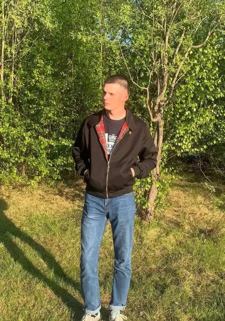 Я Владислав, 20, знакомлюсь для общения в Дорогобуже