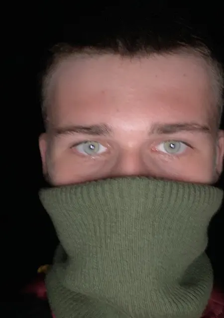 Родион из Симферополя, мне 18, познакомлюсь на одну ночь