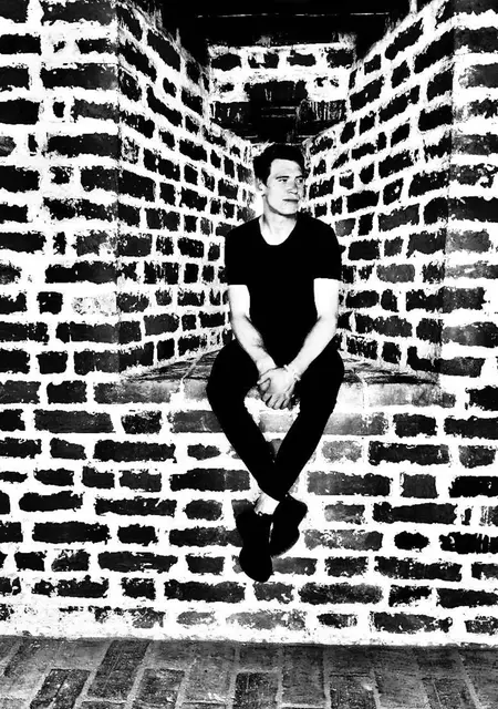 Артём из Вологды, мне 28, познакомлюсь для дружбы