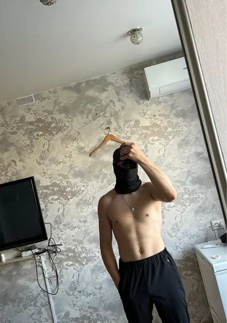 Данил из Благовещенска, мне 20, познакомлюсь без обязательств