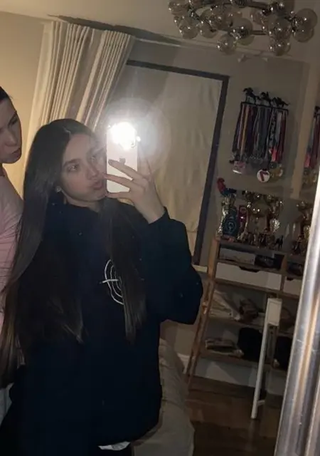 Я Кристинка, 19, из Саратова, ищу знакомство для вирта