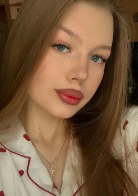 Я Оля, 25, из Екатеринбурга, ищу знакомство для открытые отношения