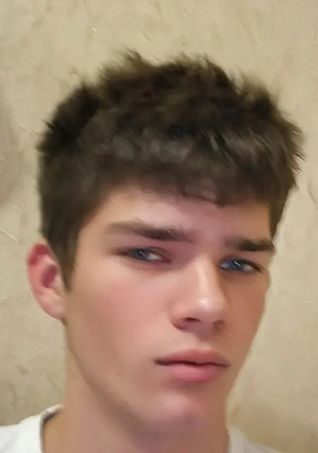 Я Ваня, 18, знакомлюсь без обязательств в Санкт-Петербурге