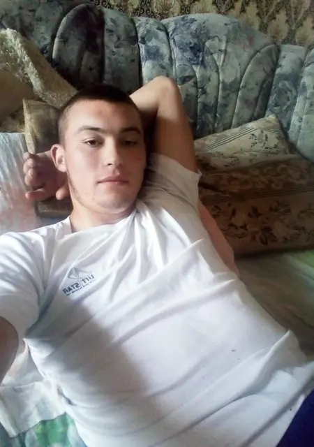 Стас из Каменска, ищу на сайте знакомства на одну ночь