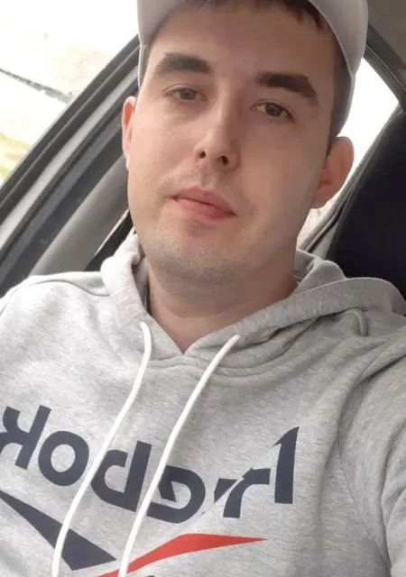 Артем из Ульяновска, ищу на сайте постоянные отношения