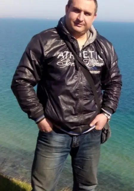 Дмитрий из Новосибирска, мне 41, познакомлюсь на одну ночь