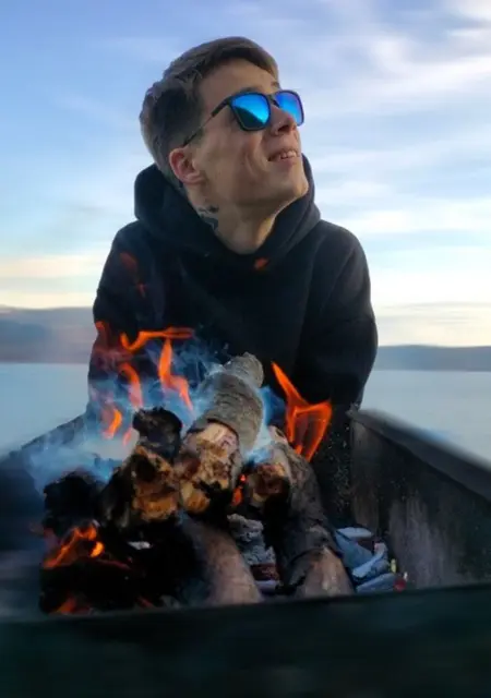 Виталий из Магадана, мне 24, познакомлюсь для приятного времяпровождения