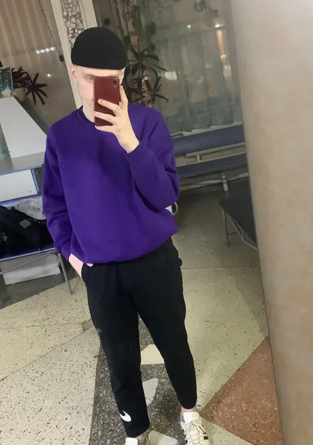 Я Олег, 21, из Нижнего Тагила, ищу знакомство для дружбы