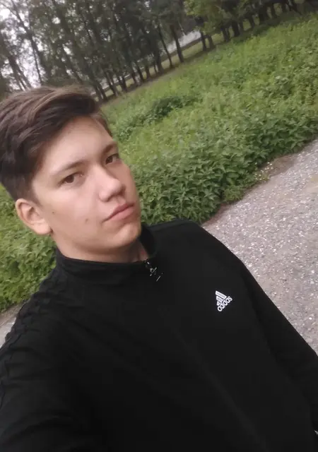 Я Максим, 21, знакомлюсь на одну ночь в Еманжелинске