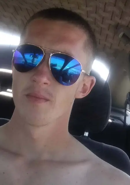 Константин из Джанкоя, мне 27, познакомлюсь на одну ночь