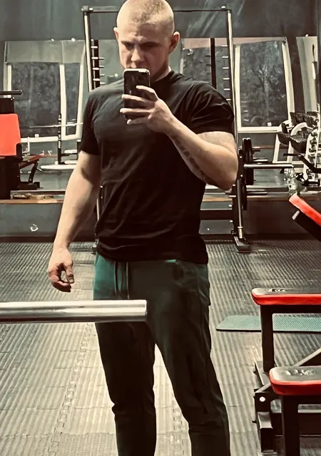 Михаил из Кимр, мне 30, познакомлюсь на одну ночь