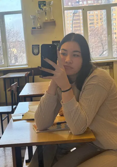 Я Мия, 18, из Ростова-на-Дону, ищу знакомство для постоянных отношений