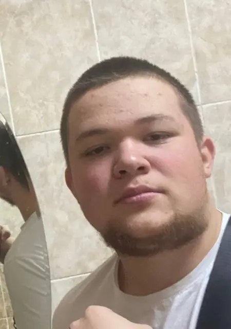 Я Сергей, 20, из Новосибирска, ищу знакомства без обязательств