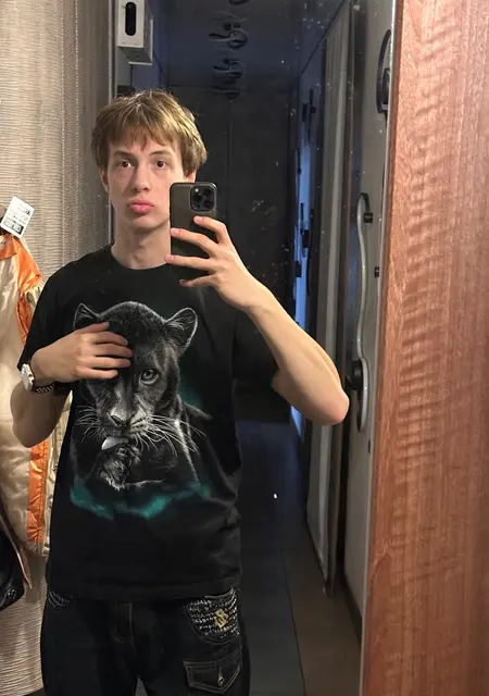 Я Ярик, 19, знакомлюсь без обязательств в Архангельске