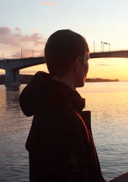 Я Тёма, 21, из Костромы, ищу знакомства на одну ночь