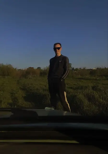 Я Дима, 19, из Кургана, ищу знакомства на одну ночь