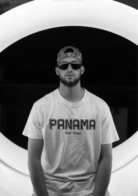 Я Руслан, 21, из Зеленодольска, ищу знакомства без обязательств