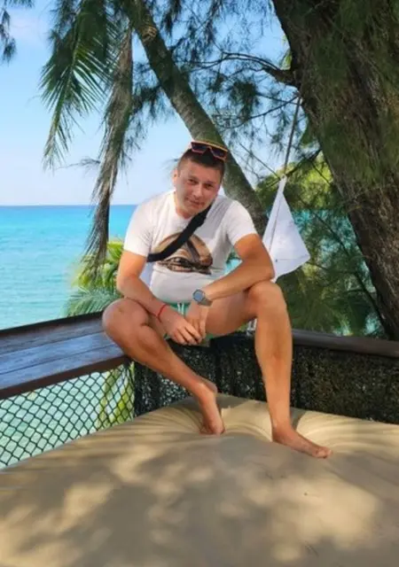 Я Константин, 35, знакомлюсь на одну ночь в Москве