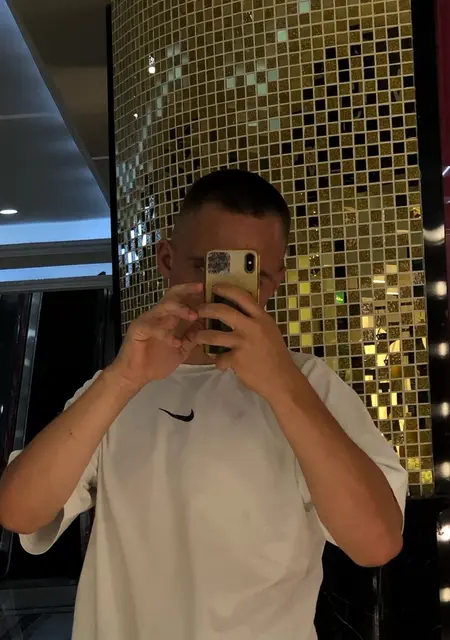 Я Сергей, 18, из Ачинска, ищу знакомства без обязательств