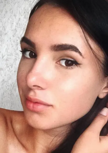 Алиса из Нижнекамска, ищу на сайте открытые отношения