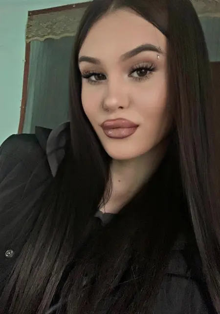 Аделина из Волгограда, мне 19, познакомлюсь для вирта