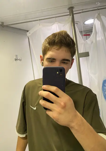 Я Роман, 21, из Новокузнецка, ищу знакомство для дружбы